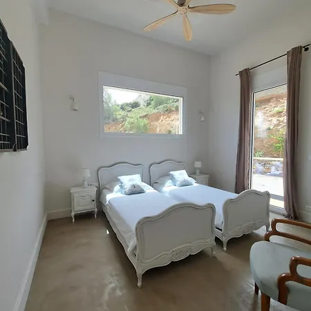 Yvonne In Alinda Leros Villa *