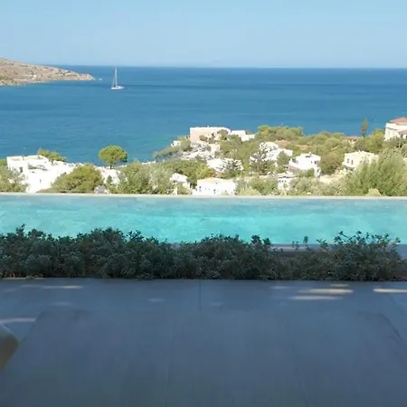 Yvonne In Alinda Leros