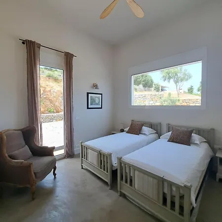 Yvonne In Alinda Leros Villa *