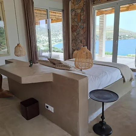 Yvonne In Alinda Leros