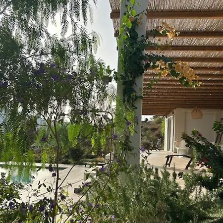 Yvonne In Alinda Leros Villa Gourna
